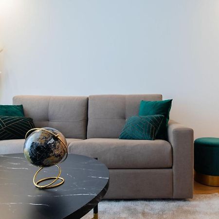 Stunning Apartment W/ Free Parking By Lovelystay Порто Екстериор снимка