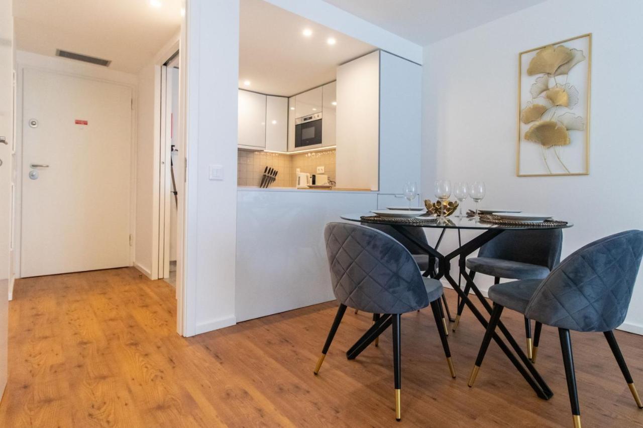 Stunning Apartment W/ Free Parking By Lovelystay Порто Екстериор снимка