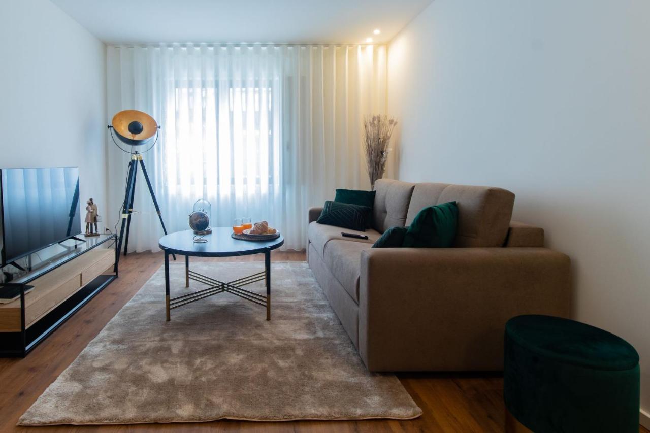 Stunning Apartment W/ Free Parking By Lovelystay Порто Екстериор снимка